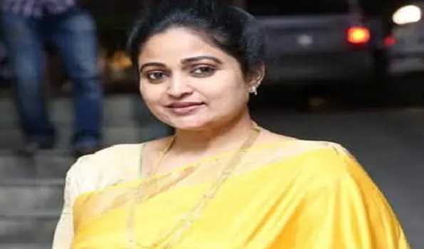 Telugu film actress Divyavani joins Congress in Hyderabad