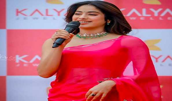 Janhvi Kapoor unveils Kalyan Jewellers' 2 new showrooms in Kolkata