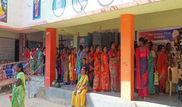Telangana records a voter turnout of 51.89 percent till 3 pm