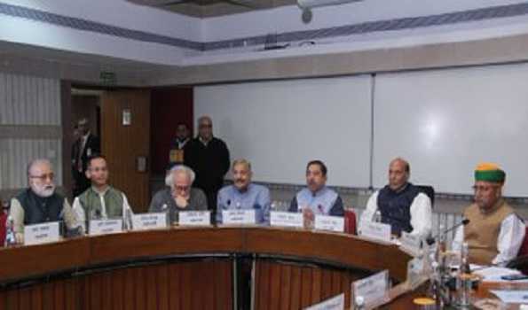 Ready to discuss all issues in a structured debate: govt