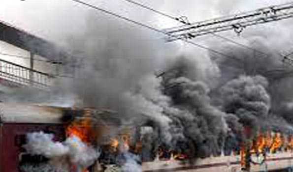 Radhikapur Exp train engine catches fire at Farakka