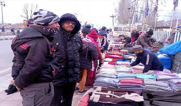 Cold intensified amid fall in night temp in Kashmir
