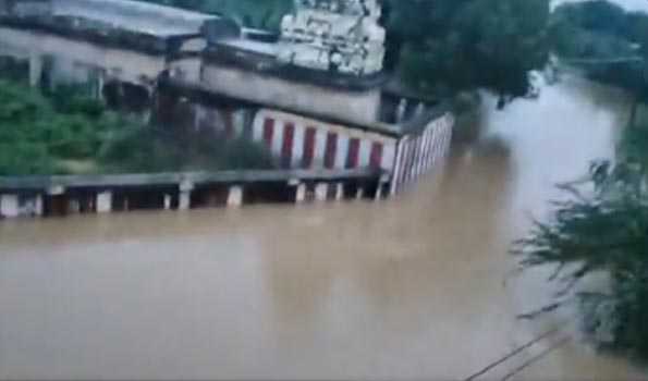 TN: Heavy rains bring South TN to standstill; life, rail and road ...