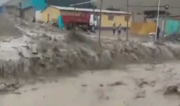 8 dead, 5 missing in southern Peru mudslides