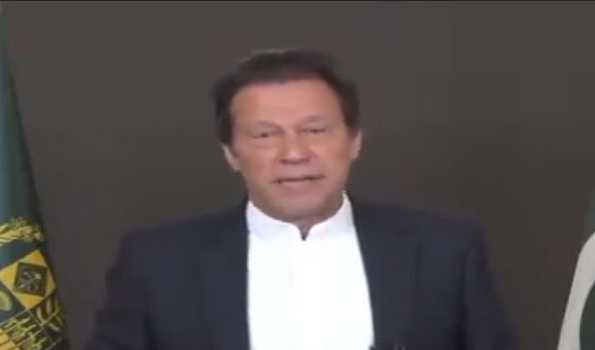 Pakistan: Imran makes his way to Islamabad court