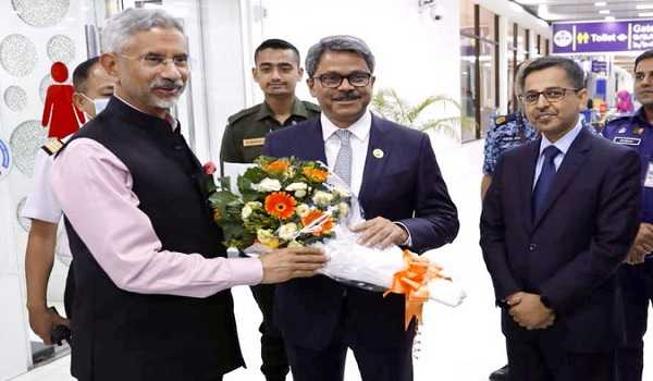 EAM arrives in Dhaka to attend Indian Ocean Conference