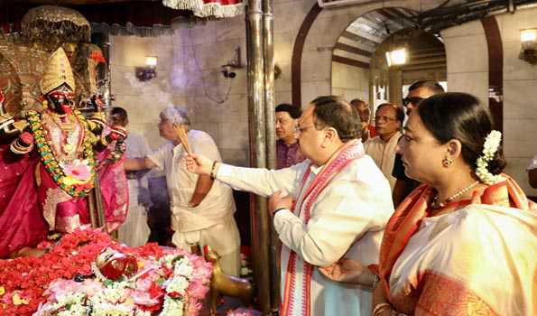 Nadda pays oblation at Dakshineswar Kali Temple in Kolkata