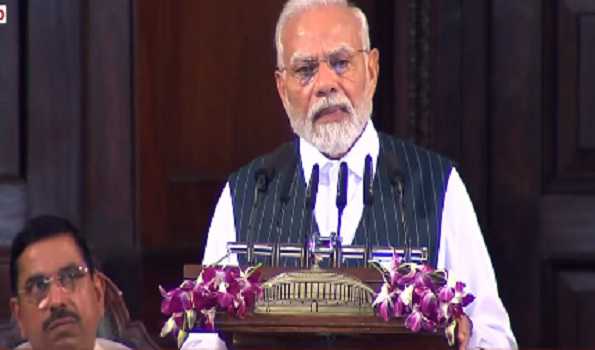 India starting new journey for a new future, says PM before entering new Parliament House
