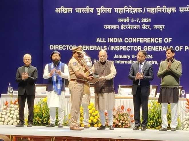 Telangana: CM congratulates Rajendra Nagar Police Station for winning Award
