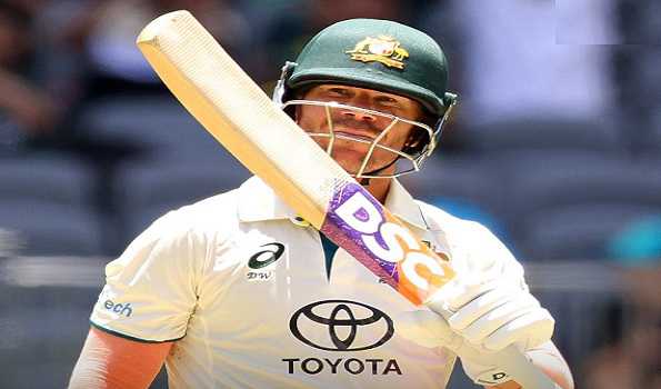 Warner signs off dream farewell at SCG: 