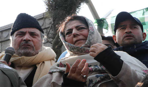 Muzaffar Beigh, wife Safina join Mehbooba