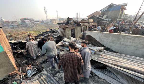 J&K: 8 residential structures damaged in fire incident in Anantnag