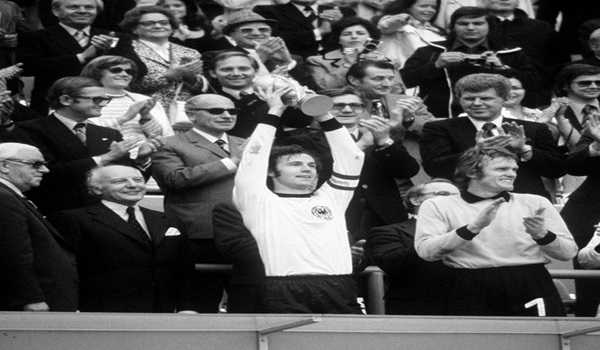Mamata saddened at the passing away of Franz Beckenbauer