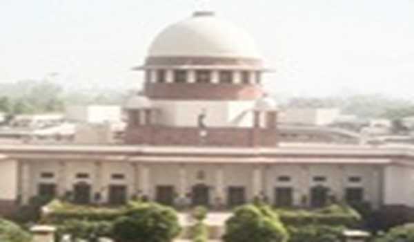 Govt tells SC: AMU is of national character ought to maintain its secular character