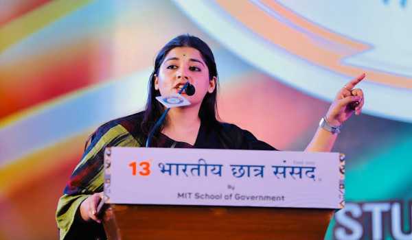 Jammu girl Nandita Jamwal represents J&K at Bhartiya Chhatra Sansad in Pune