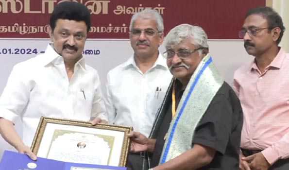 TN CM presents awards to 9 people for their contributions to Tamil language, social justice