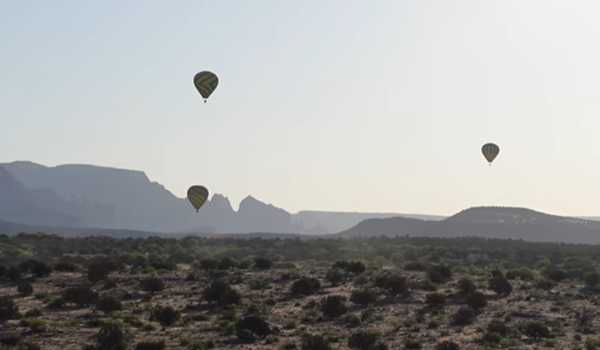 Hot air balloon crash kills 4 in Arizona desert