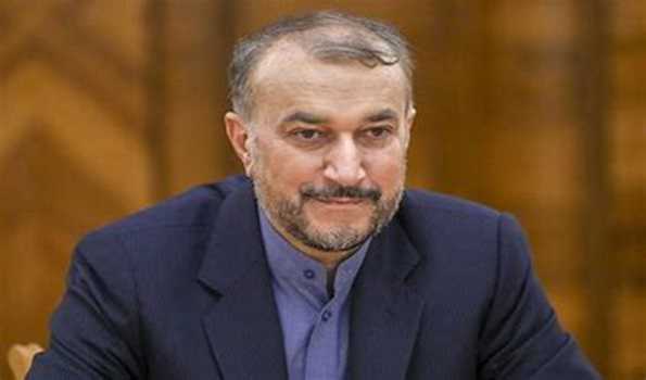 Iranian FM holds phone conversation with Pakistani counterpart
