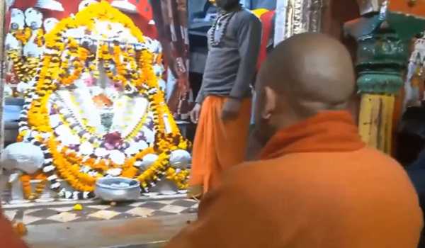 Yogi offers prayers at Ram Lalla & Hanuman Garhi in Ayodhya