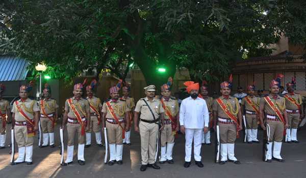 Maharashtra: Eknath Shinde unfurls tricolour, greets people on Republic Day