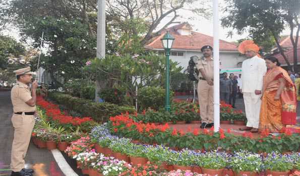 R-Day: Maha Guv Ramesh Bais unfurls National flag  at Raj Bhavan