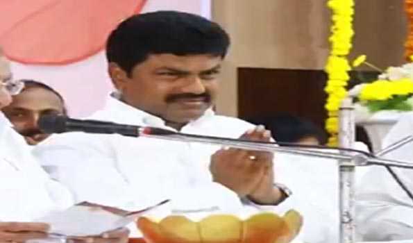 Cong leader urges people to elect BJP MP