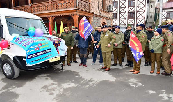 IGP Kashmir flags off 1st batch of students for 