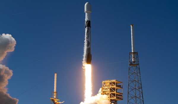 SpaceX launches new resupply mission to space station