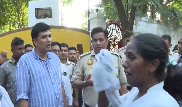 AAP leaders detained amid protest over bus marshals row with BJP