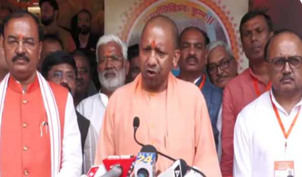 Preparations for Maha Kumbh must be completed within time: Yogi