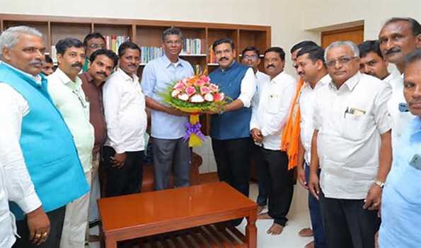 Rumours swirl after Vijayendra, DK Suresh meet minister Jarkiholi