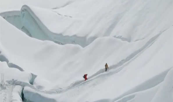 712 climbers allowed to scale peaks in Nepal