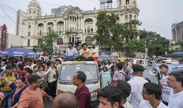 Bengal Chief Secy invites protesting junior doctors for talks