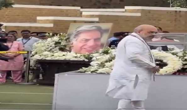Mumbai: Amit Shah pays tribute to Ratan Tata