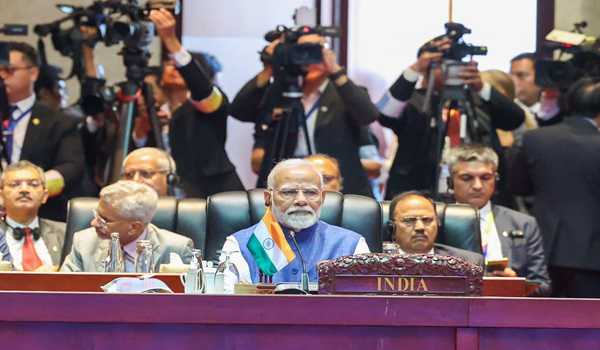 India as Vishwabandhu ready to contribute for resolution of conflicts: PM Modi at East Asia Summit