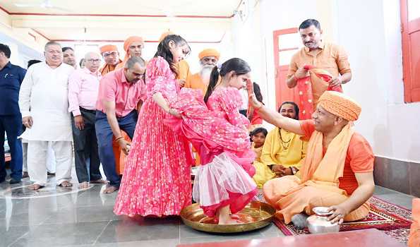 Yogi performs Kanya Pujan on Mahanavami in Gorakhpur