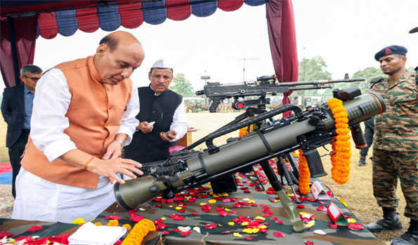 Rajnath performs Shastra Pooja in Bengal on Dussehra