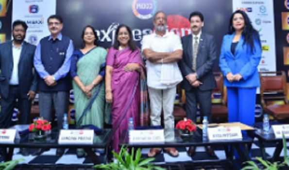 Nana Patekar inaugurates Expression, an Indian art show by PHDCCI