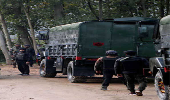 2 soldiers, 2 porters killed in North Kashmir attack