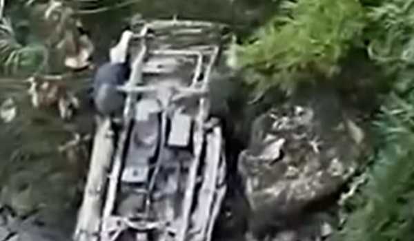 10 killed in Ecuadorian Amazon highway crash