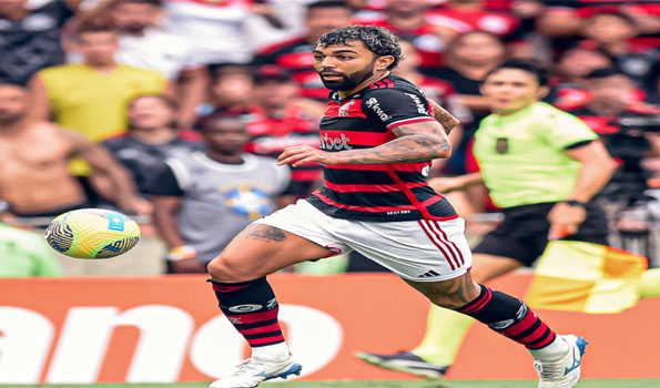Barbosa shines as Flamengo gains edge in Copa do Brasil final