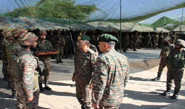 J&K: Northern Army Commander reviews security grid in Akhnoor