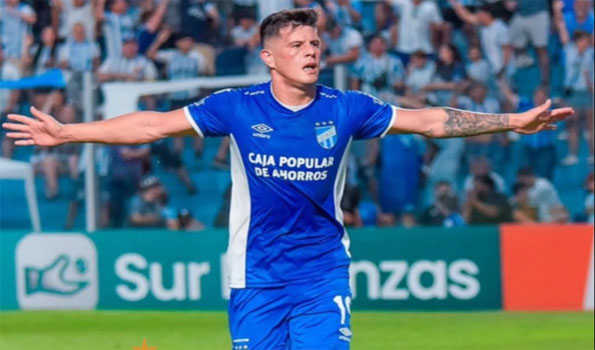 Atletico Tucuman beats Sarmiento to stay in title race