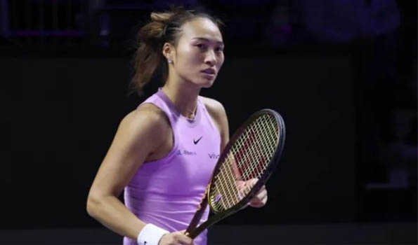 Zheng Qinwen defeats Paolini to reach WTA Finals semis