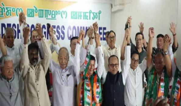 Twelve political leaders join Congress in Manipur