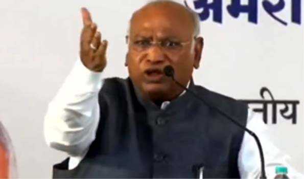 Maha: Congress accuses BJP of diverting attention from failures