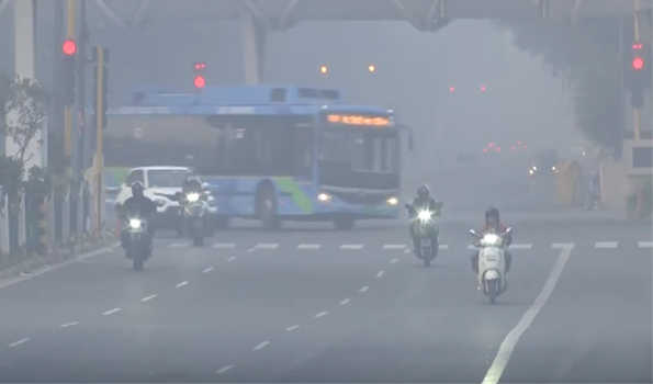 Delhi air quality remains very poor, smog expected to persist