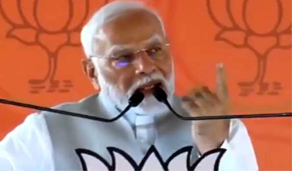 Maha: PM Modi criticises Congress for indulging in division