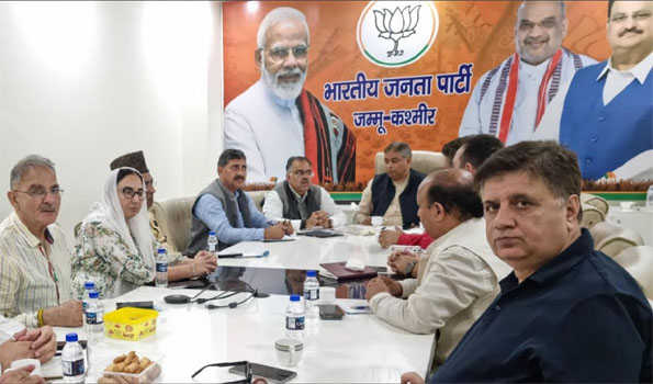 BJP leader Chugh exhorts cadre to spread wings across J&K