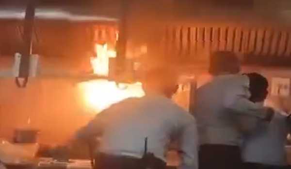Private security personnel avert a major fire disaster at Acropolis Mall
